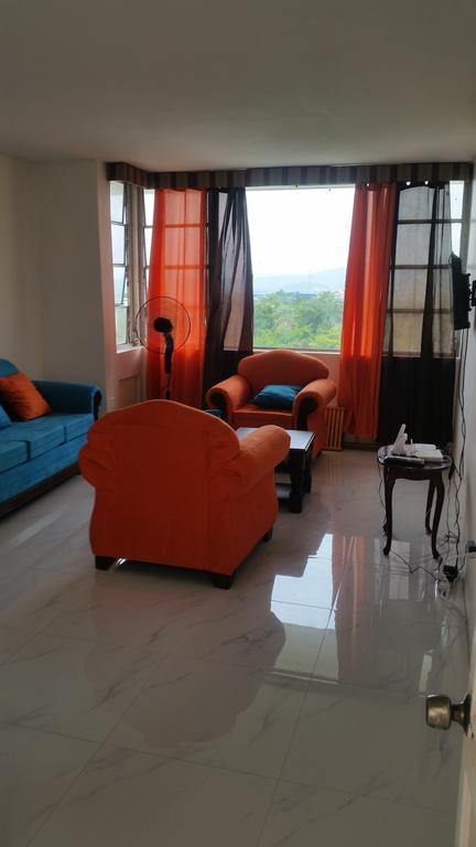 Malia'S New Kgn Apartment Kingston Exterior photo